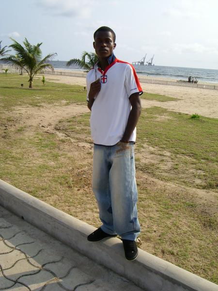 si si mk-zi � la plage de P.N , matte le leust n�gro !