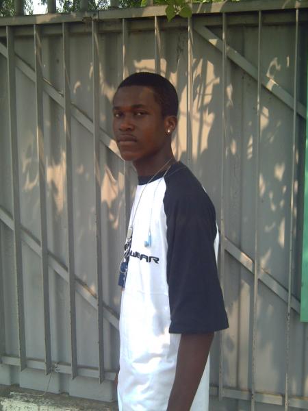n�gro dis moi c qui le beau gosse ! c mk-zi