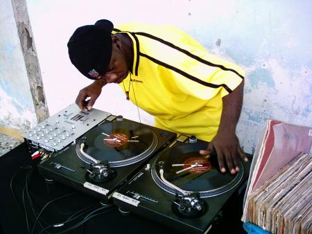 Dj Ez mez ! viens pas test , tu fais pas le poids