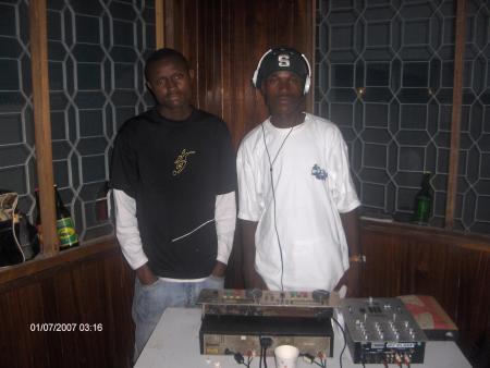 bombardier et mk-zi lors d une soiree vip , c mortel