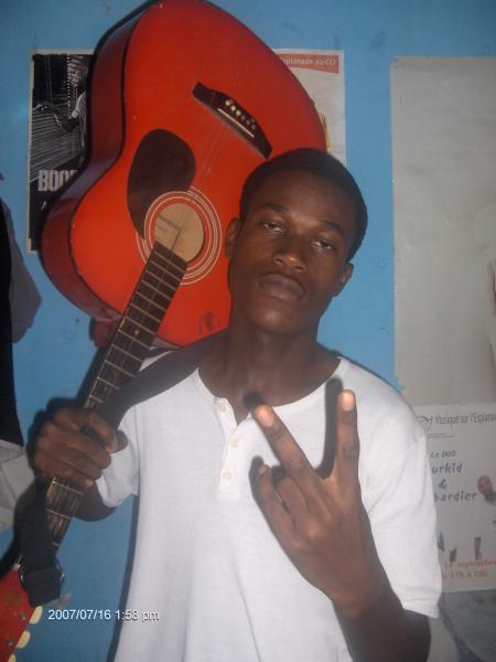 mk-zi!l'attitude d1 artiste.